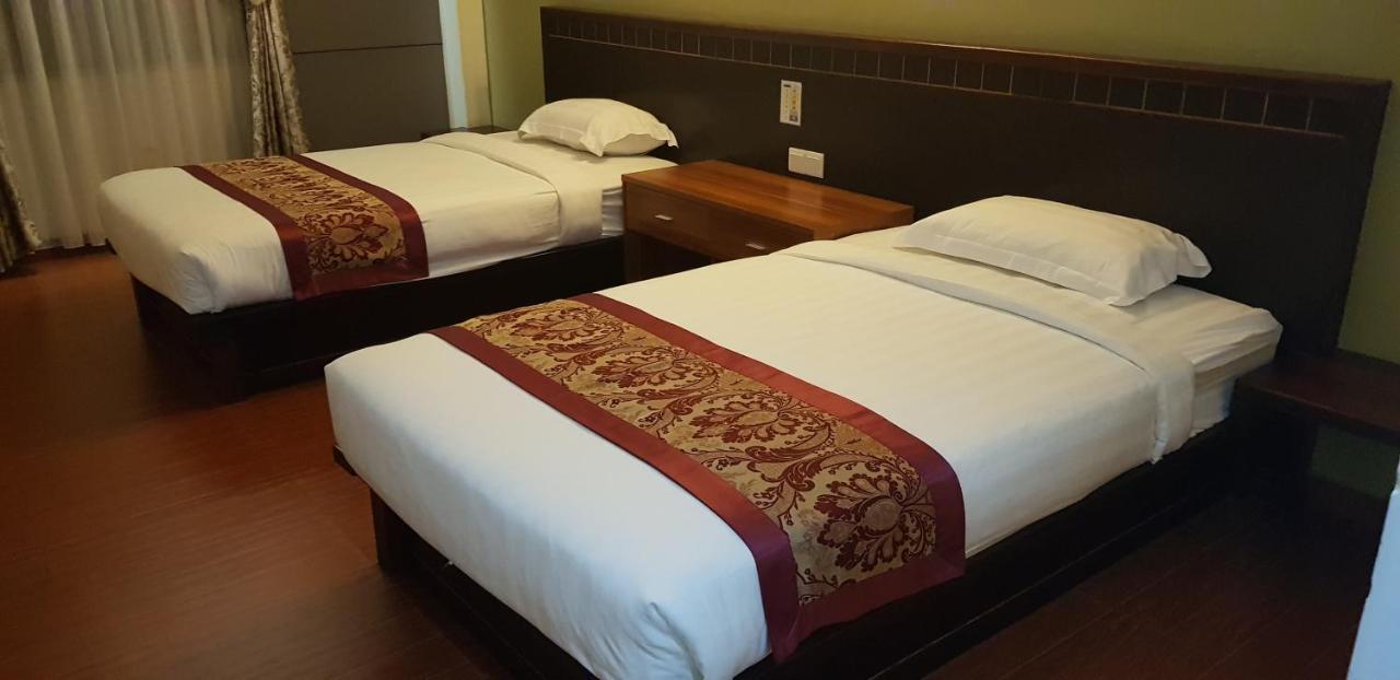 Capital O 89938 Herald Hotel Malakka Dış mekan fotoğraf