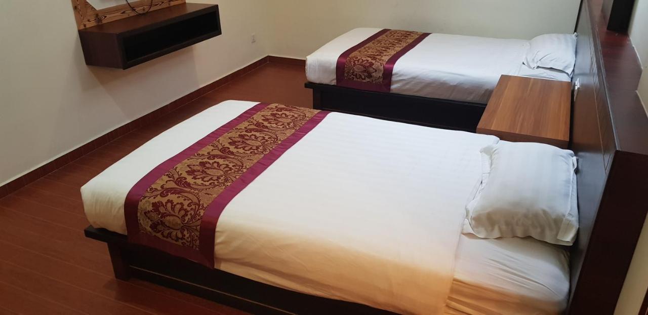 Capital O 89938 Herald Hotel Malakka Dış mekan fotoğraf